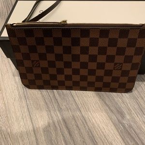 Authentic LOUIS VUITTON Wrist wallet. Checker prin